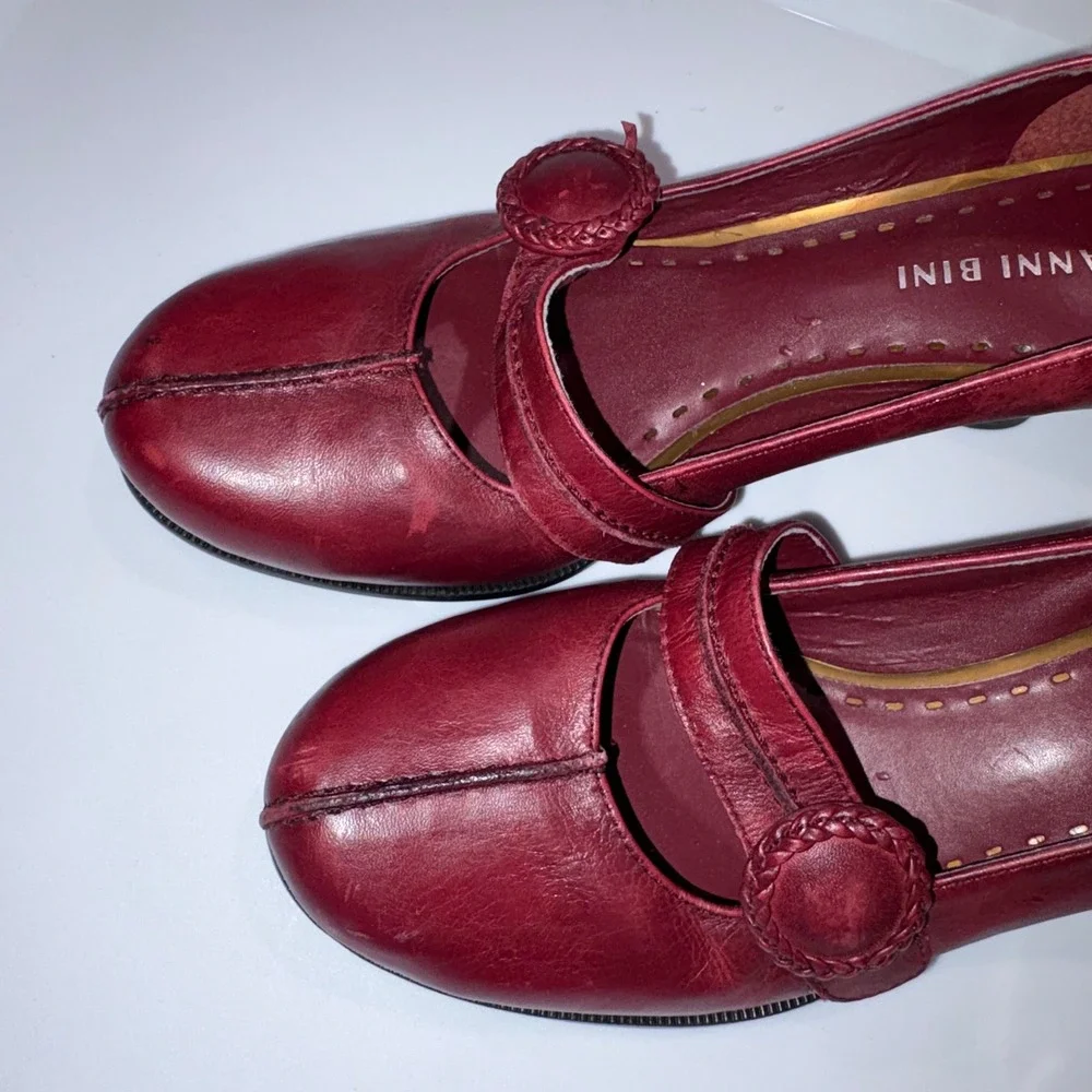 Leather Mary Jane Kitten Heel Pumps Red Womens 7.5 Gianni Bini